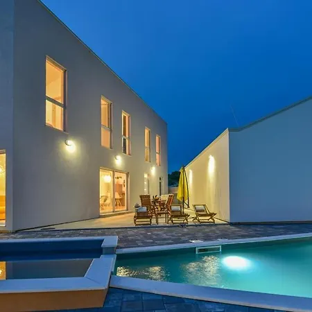 Silente Villa *