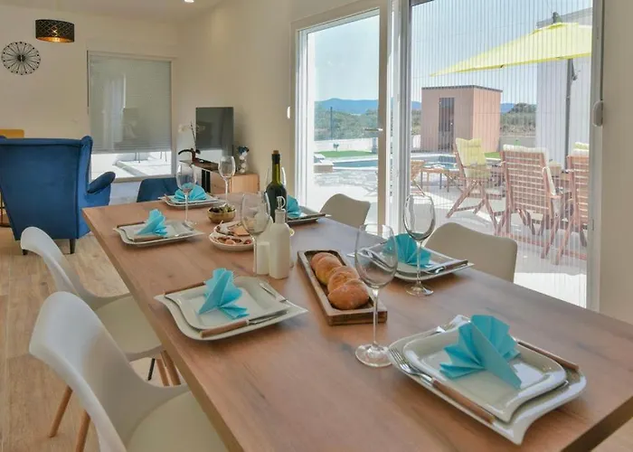 Silente Вилла Сукошан